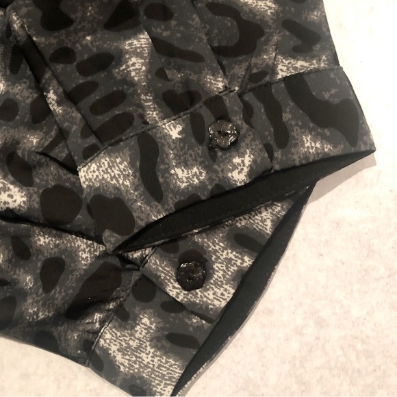 Patrizia Luca Milano Animal Print Notch V Neck Hi Low Blouse, L NWT - Picture 5 of 9